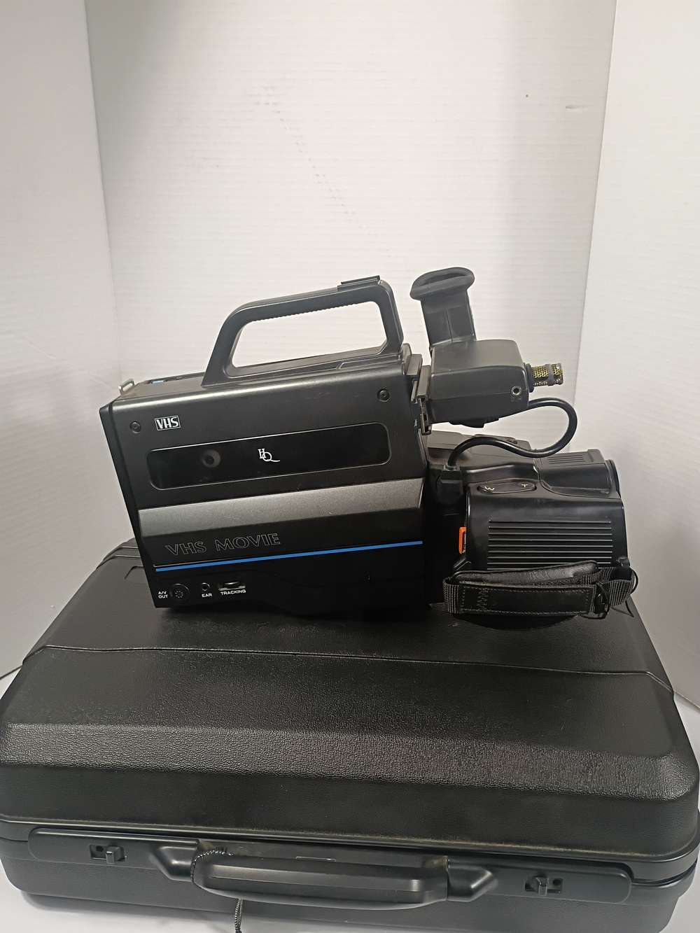 Sears Roebuck 934.53745950 VHS Movie Video Camera Camcorder Set with Case